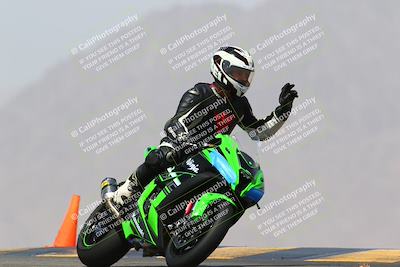 media/Mar-28-2022-Superbike Trackdays (Mon) [[b8603d0f67]]/Advanced Group (1pm-130pm)/Turn 9/